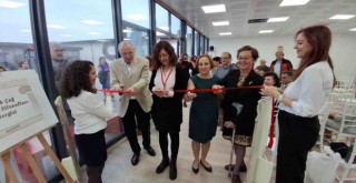 Aktiffelsefe Karşıyaka'nın doğum gününe coşkulu kutlama