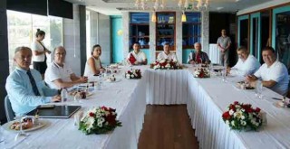 Kıyı Ege Belediye Başkanları maaşlarını depremzedelere bağışladı