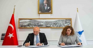 İzmir'de ücretsiz yapı ön incelemesi için protokol imzalandı