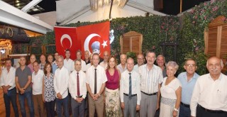 Karşıyaka Protokolü Cem Vakfı yöneticileri ile iftarda buluştu