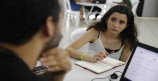 Konaklı gençlere üniversite yolunda rehber desteği