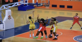 Bornova Belediyesi Karşıyaka, Mersin'de mağlup