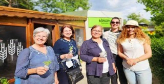 Karşıyaka'da atalık tohum bereketi