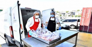 İzmirlilerin et bağışları ihtiyaç sahiplerine ulaştırılıyor