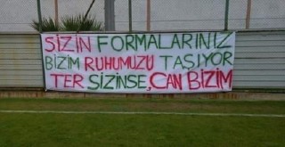 Taraftardan futbolculara 4 hafta süre...