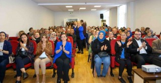 Karabağlar Belediyesi'nden Bağımlılıkla Mücadele Seminerleri başladı