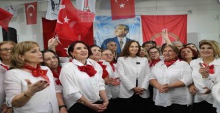 Karşıyaka’da 7’den 77’ye Cumhuriyet coşkusu