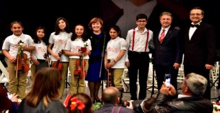 Bornovalı minik müzisyenler Cumhuriyet için çalacak