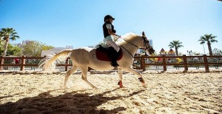 Karşıyaka’da çocuklar binicilik sporuyla tanıştı