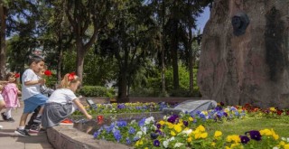 İzmirli annelere en özel kutlama