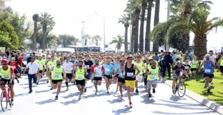Anneler Günü’nde Zübeyde Ana’ya koştular