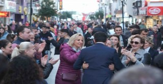 Karşıyaka’da Olgun Atila’ya sevgi seli