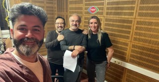 Mehtap Gönüldaş TRT Radyo’da canlı yayında sesiyle büyük ilgi gördü