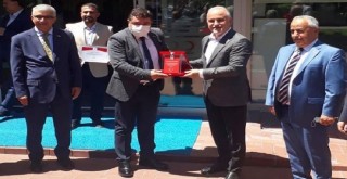 Türk Kızılay Karşıyaka Şubesi'ne büyük onur...