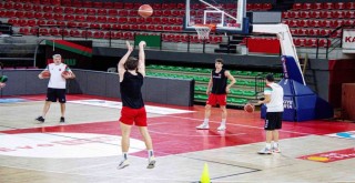 Karşıyaka-Anadolu Efes maçı biletleri satışa çıktı