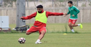 Karşıyaka, Kemerspor 2003'ü konuk ediyor