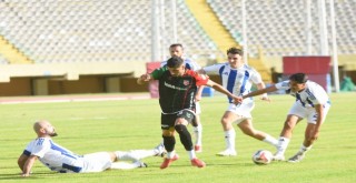 Karşıyaka, İzmir Çoruhlu FK karşısında