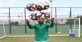 Karşıyaka'da Cenk kendi rekorunu kıracak