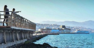 Konak seyir terası kullanımda