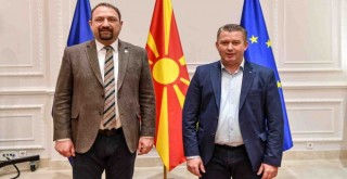 Başkan Gümrükçü'den vatandaşlık hakkı tanınması için çağrı ve davet