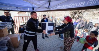 ''İğneden ipliğe ne varsa verdiler''