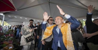 Başkan Soyer Alaçatı Ot Festivali'nde vatandaşlarla buluştu