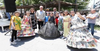 Narlıdereli çocuklardan geri dönüşüm defilesi