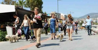 Karşıyaka'da can dostlar için farkındalık yürüyüşü düzenlendi