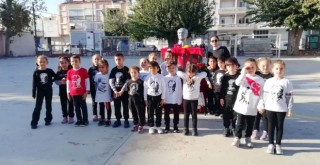 Çandarlı Cumhuriyet İlkokulu 1/A sınıfından anlamlı hareket