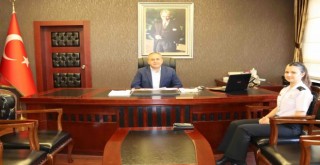 Karşıyaka İlçe Jandarma Komutanı Büşra Koçak göreve başladı