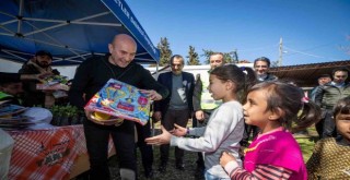 İzmir afet bölgesiyle dayanışmayı sürdürüyor