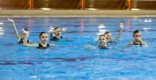 Karşıyaka’nın su perileri Türkiye Şampiyonası’na katılacak