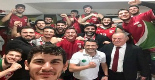 Karşıyaka Belediyespor turu geçti