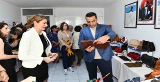 Çiğlili kadın kursiyerlerin el emeği ürünleri görücüye çıktı