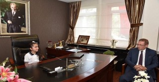 23 Nisan'da Karşıyaka'ya çocuk kaymakam...