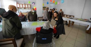 Başkan Sengel yen yıl mesaisine huzurevinde başladı