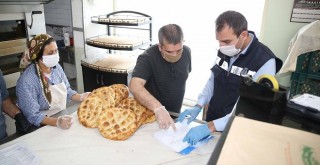 Karşıyaka Belediyesi bir günde 20 fırını denetledi