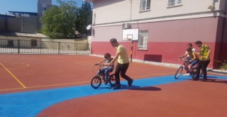Egeli genç hekim adayları otizmli bireylere bisiklet eğitimi verecek