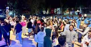 İzmirli gençler Foça'da buluştu