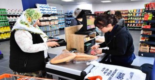 İZMAR, uygun fiyatlarıyla dar gelirliye nefes oldu