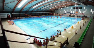 Karşıyaka Belediyesi Yüzme Havuzu yenilendi