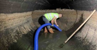 Büyük Kanal’daki temizlik çalışmaları sürüyor