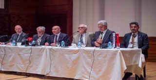 Kemeraltı çarşısı yılbaşına hazırlanıyor