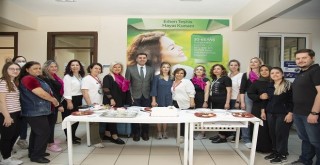 Karşıyakalı İş Kadınları Hemşireler Günü'nü KETEM’de kutladı