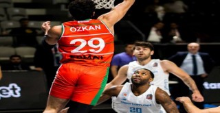 Bornova Belediyesi Karşıyaka galibiyete hasret kaldı