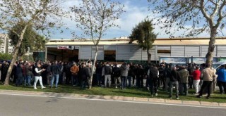 Karşıyaka'da olağanüstü pazar yeri toplantısı