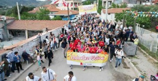 Bayraklı ‘baharı’ coşkuyla karşıladı