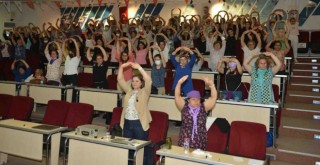 Çiğli’de meme kanseriyle mücadele eğitimleri sürüyor