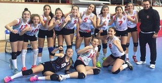 Karşıyakalı Küçük Kızlardan Dostluk gösterisi...