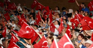 Karşıyaka'da 9 Eylül coşkuyla kutlandı